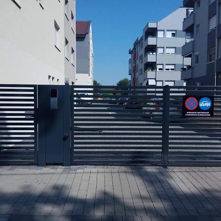 Apartment Cherry Gold Zrenjanin Ngoại thất bức ảnh